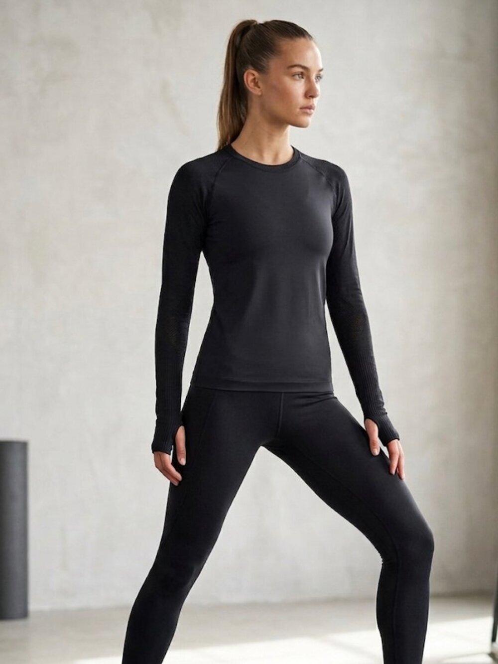 Black Long Sleeve Athletic Workout Top Slim Fit Running Crewneck XS